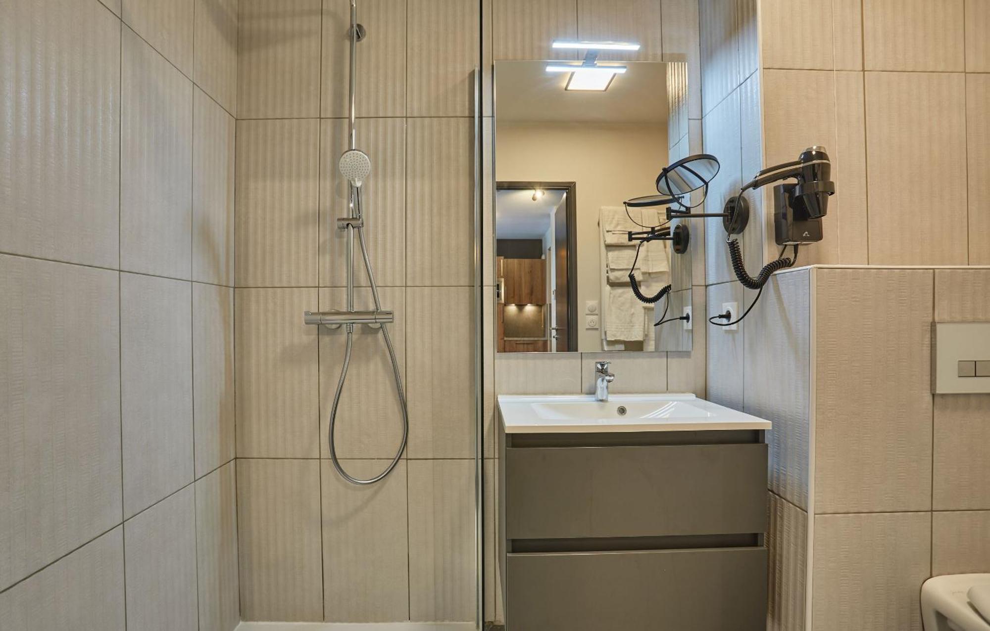 Residence Prestige Odalys Le Mont D'Орон Екстер'єр фото