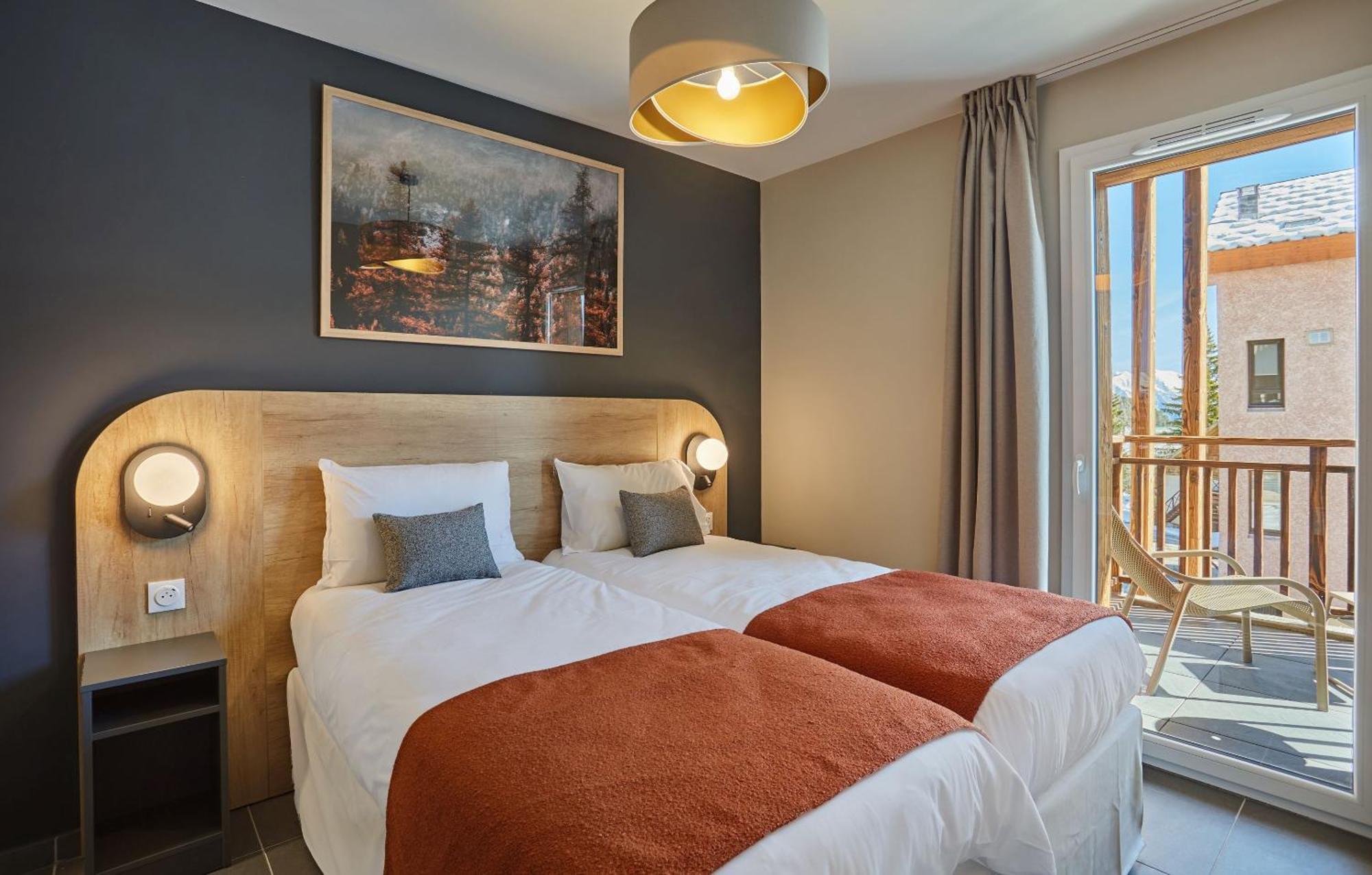 Residence Prestige Odalys Le Mont D'Орон Екстер'єр фото