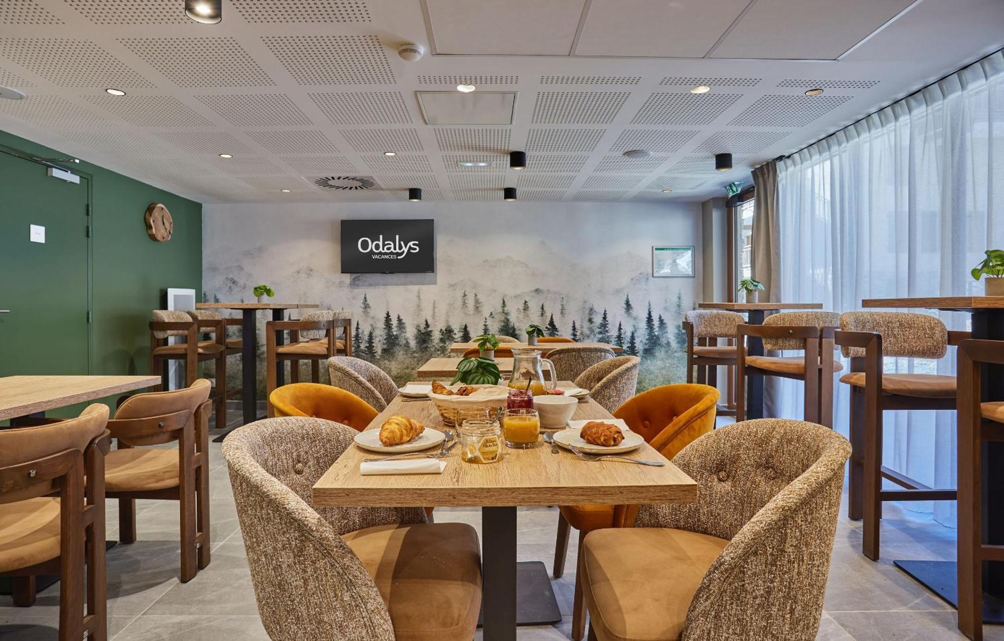Residence Prestige Odalys Le Mont D'Орон Екстер'єр фото